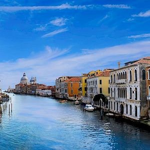 Offer Stay on an all purpose sport complex within easy reach of the incredible city of Venice